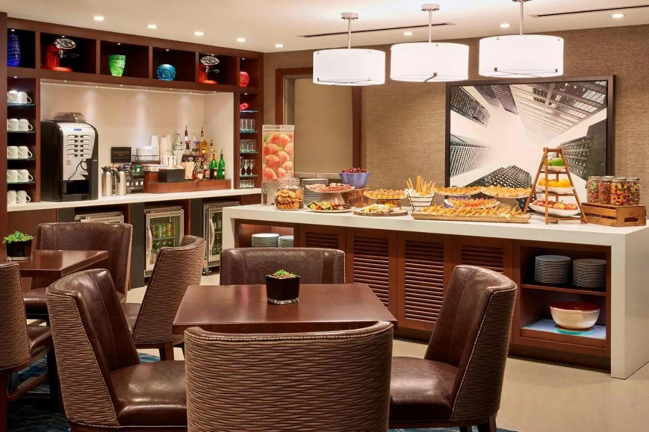 Отель Marriott Downtown At Cf Toronto Eaton Centre 4*,  Канада